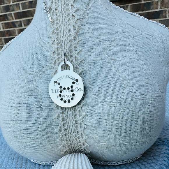 NEW LARGE Tiffany & Co. Taurus Zodiac Charm Pendant in Silver - Picture 2 of 6